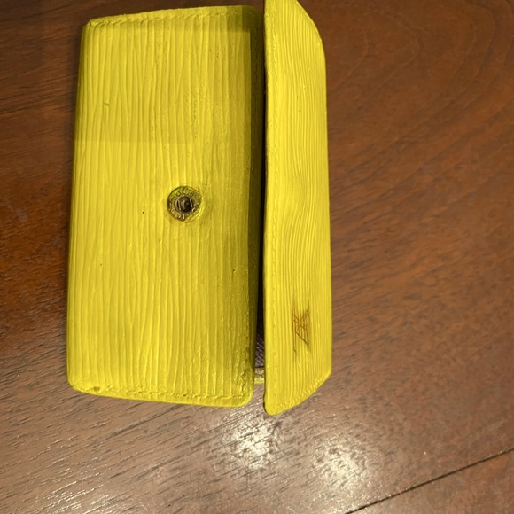 Louis Vuitton preloved key holder! Authentic - Picture 4 of 8